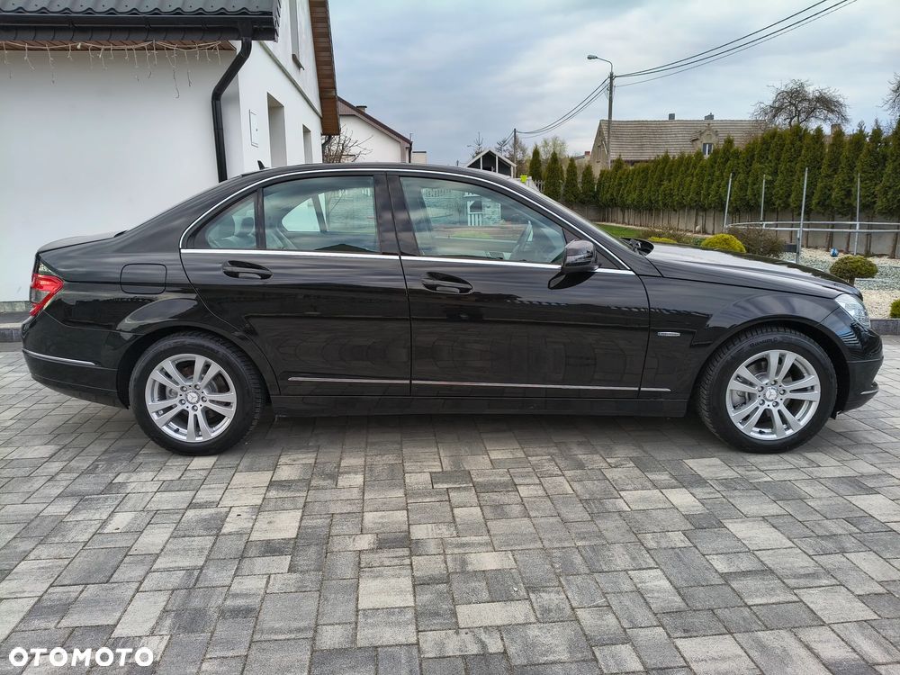 Mercedes-Benz Klasa C 180 Kompressor BlueEFFICIENCY Avantgarde - 29