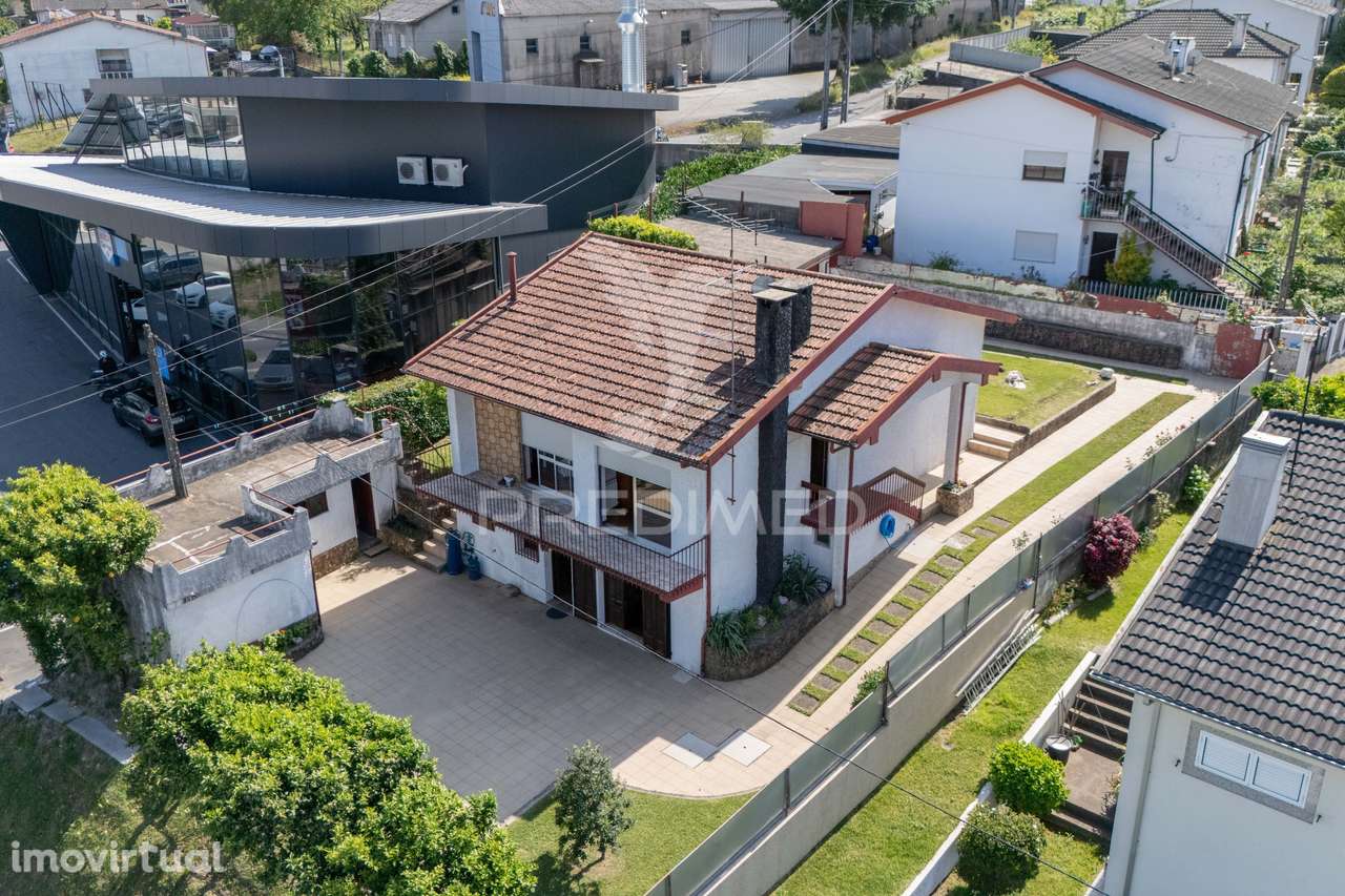 Moradia T4 | Barbudo, Vila Verde | Excelente Localização - Grande imagem: 3/35