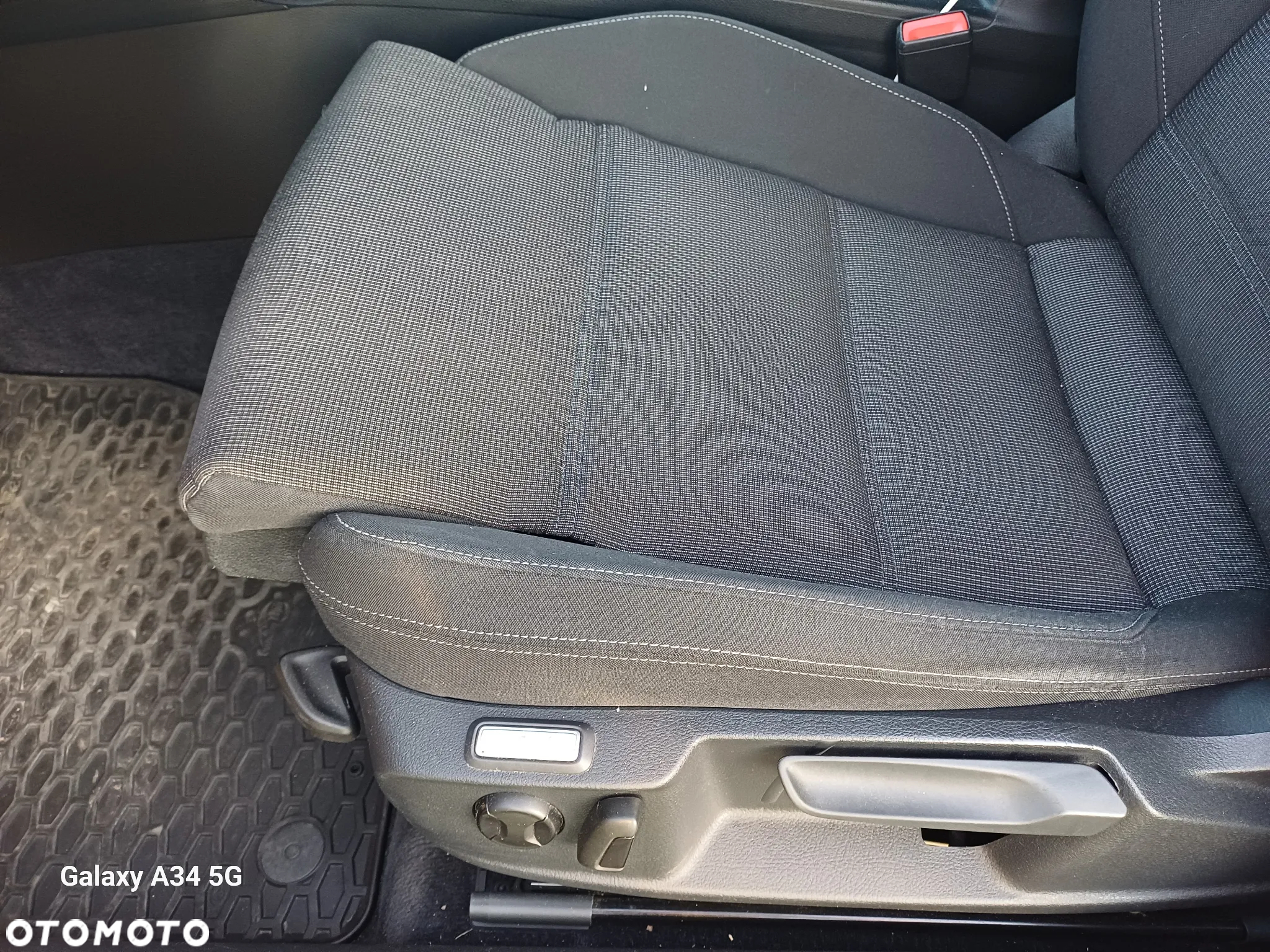 Volkswagen Passat 2.0 TDI SCR Comfortline - 11