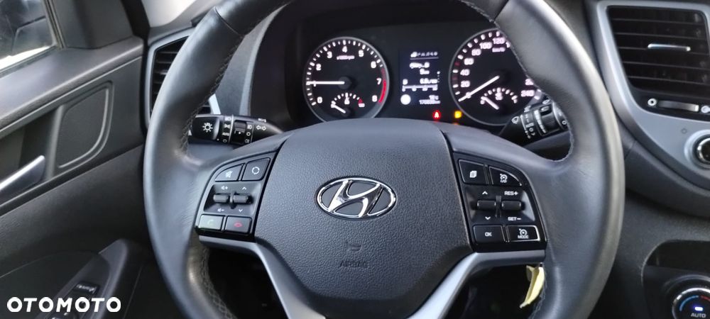 Hyundai Tucson 1.6 GDi 2WD Select - 11