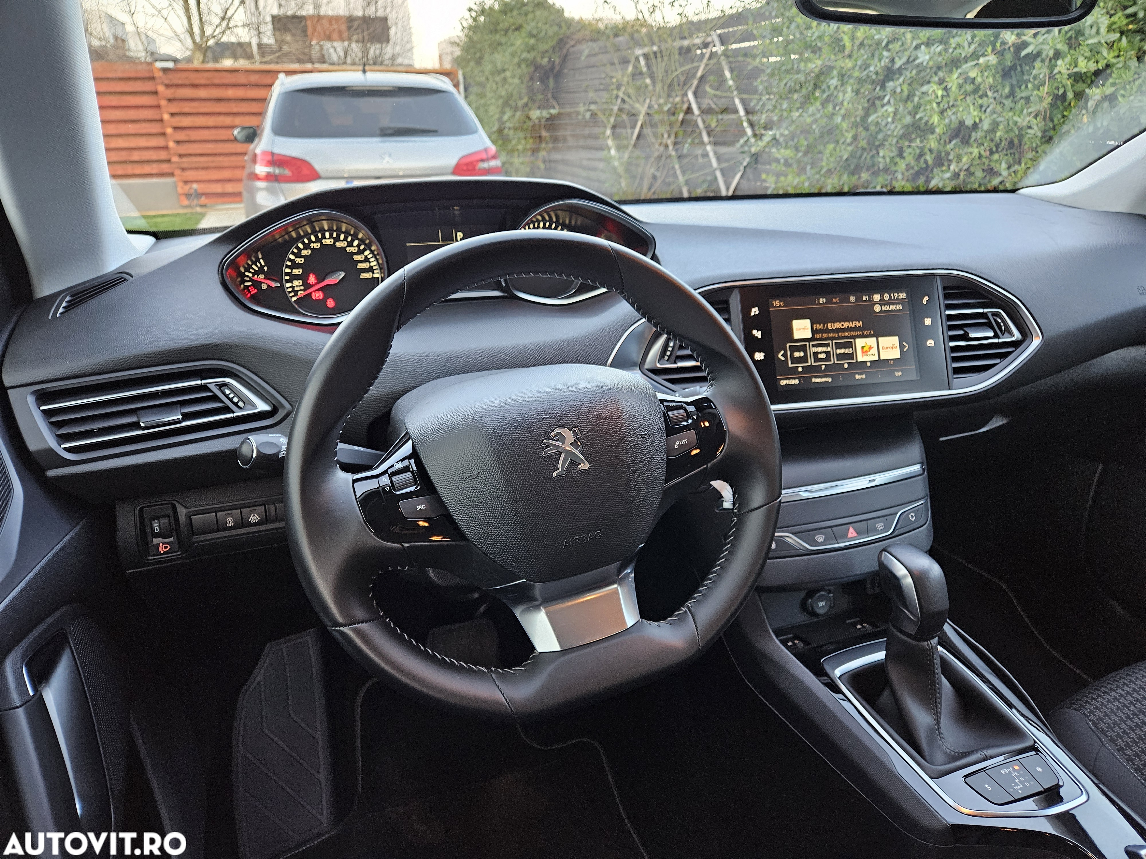 Peugeot 308 SW BlueHDi 120 EAT6 Stop & Start Active - 9
