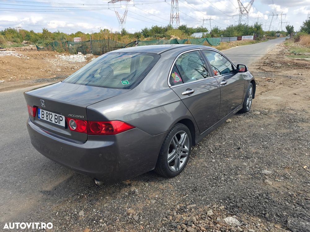 Honda Accord 2.0 i Tourer ES - 11