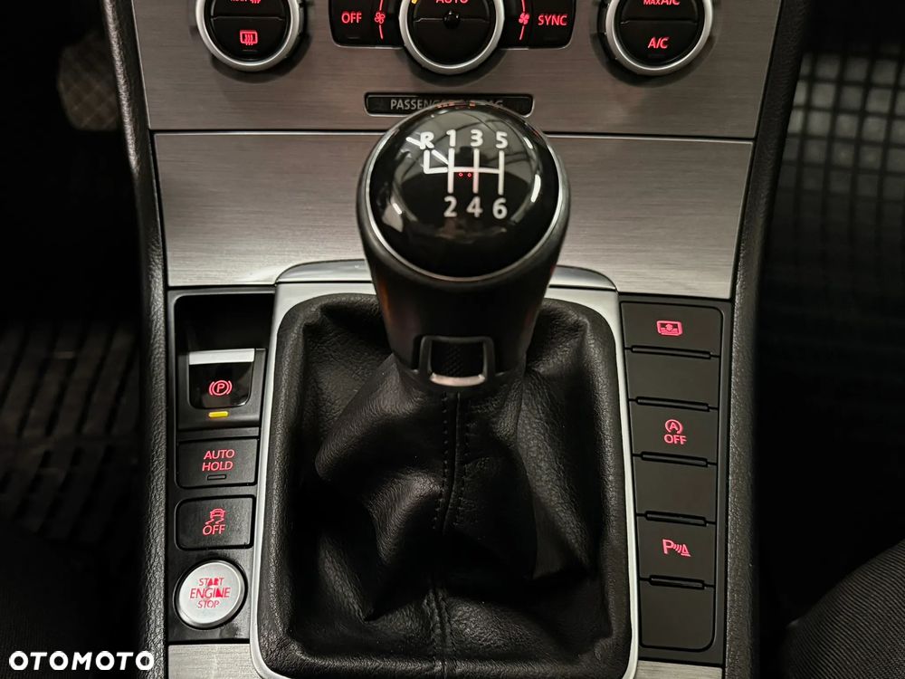 Volkswagen Passat 1.4 TSI BMT Comfortline - 14