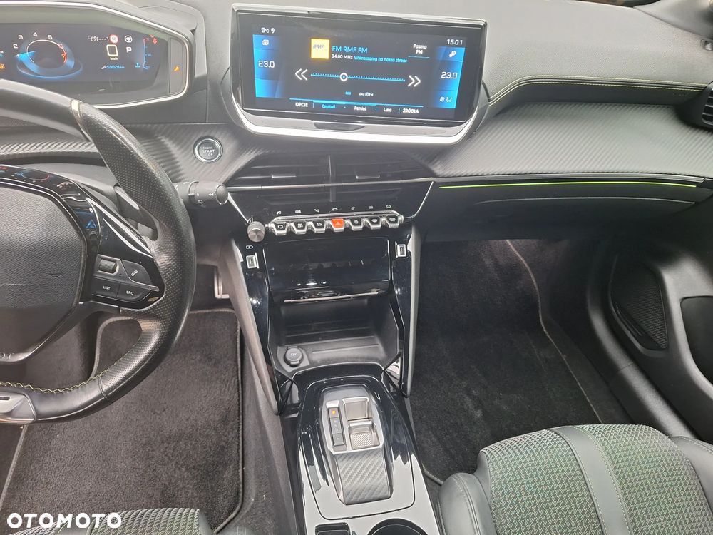 Peugeot 208 - 15