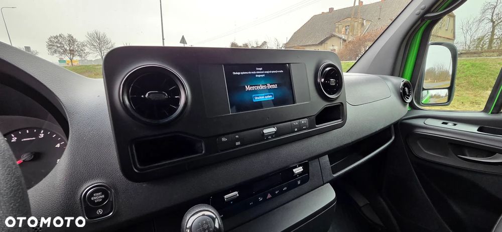 Mercedes-Benz Sprinter 907.221 - 21