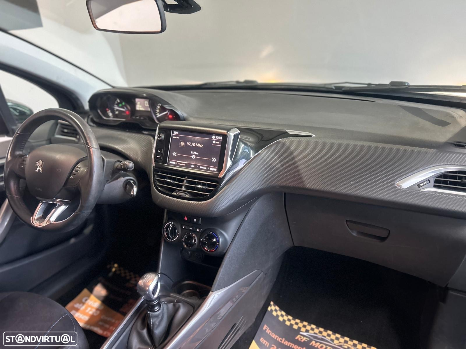 Peugeot 2008 1.5 BlueHDi Style - 14
