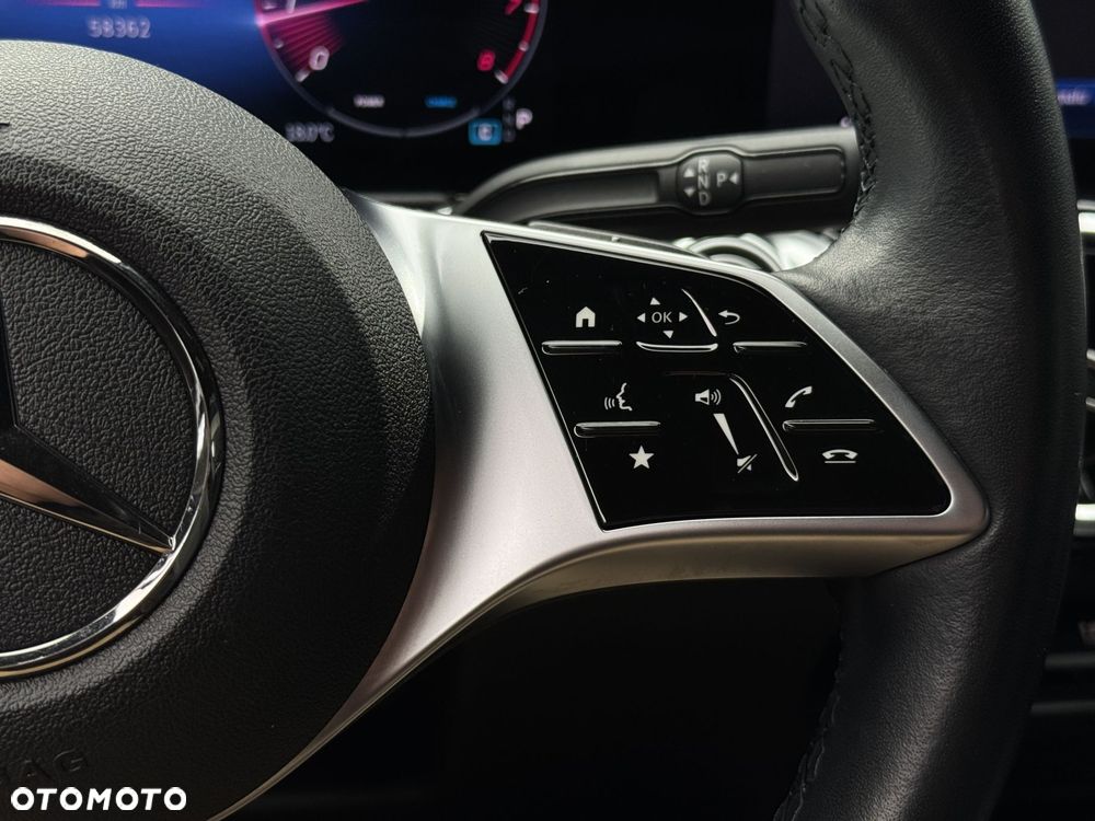 Mercedes-Benz GLB 2023