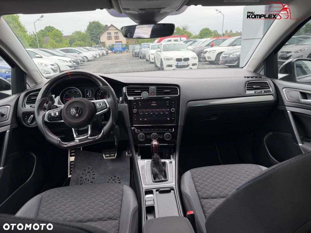 Volkswagen Golf - 10
