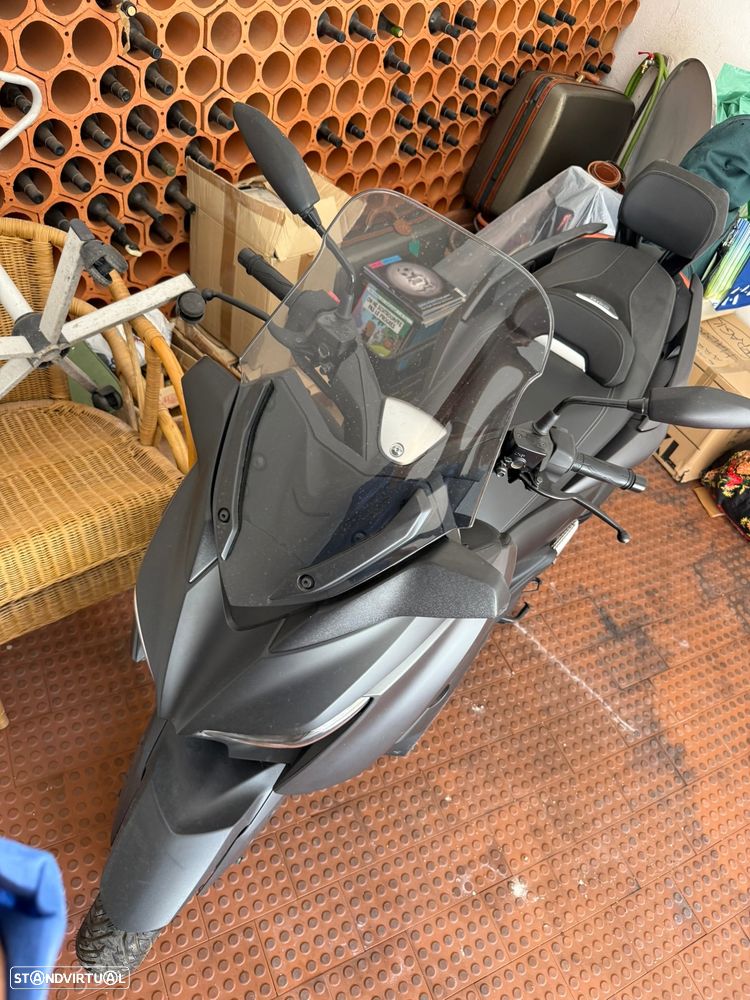 Yamaha X-Max - 9