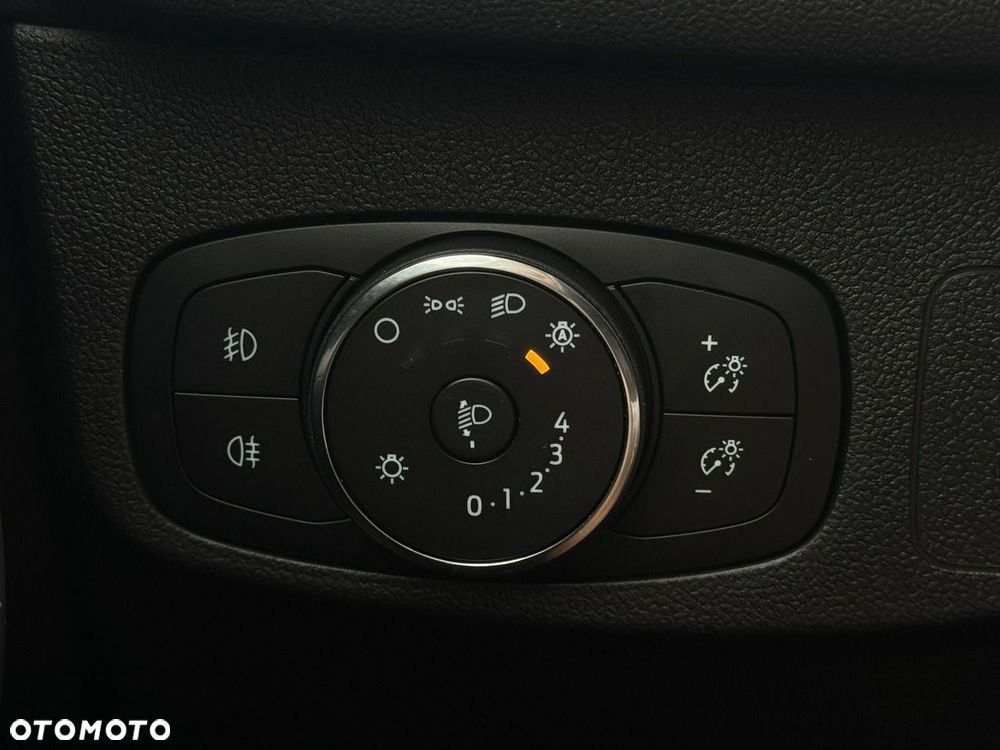 Ford Focus 1.0 EcoBoost Hybrid TITANIUM EDITION - 31