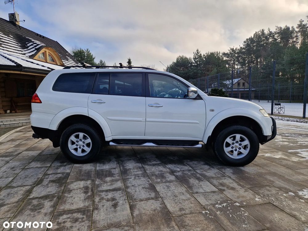 Mitsubishi Pajero Sport - 5