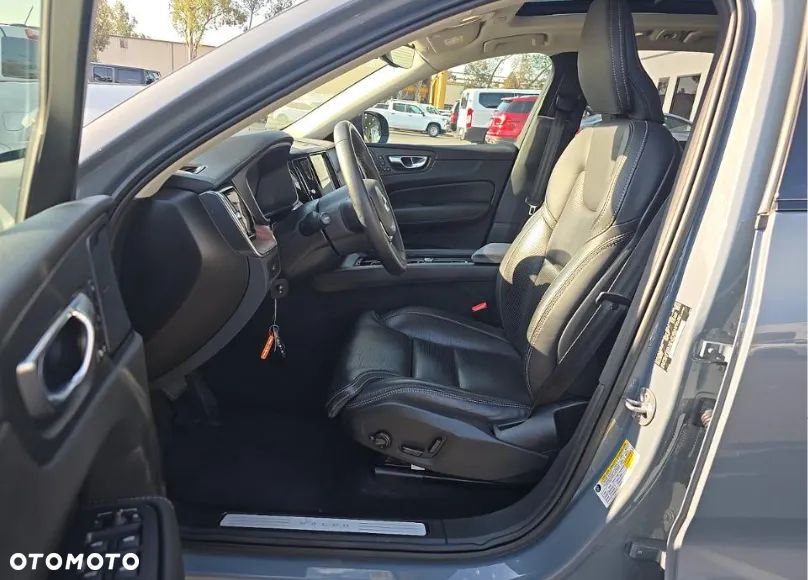 Volvo XC 60 B5 B AWD Ultimate Dark - 7