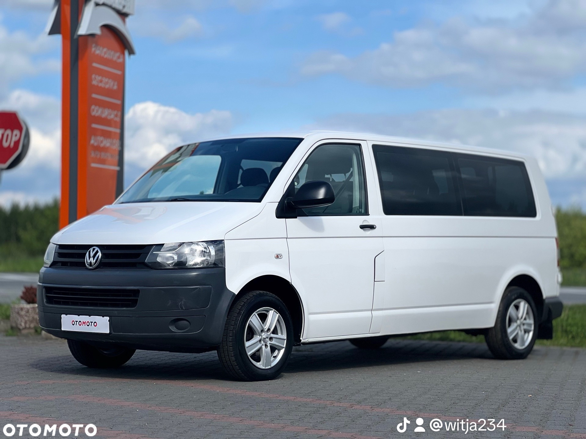 Volkswagen Caravelle BiTDI L1 Comfortline - 4