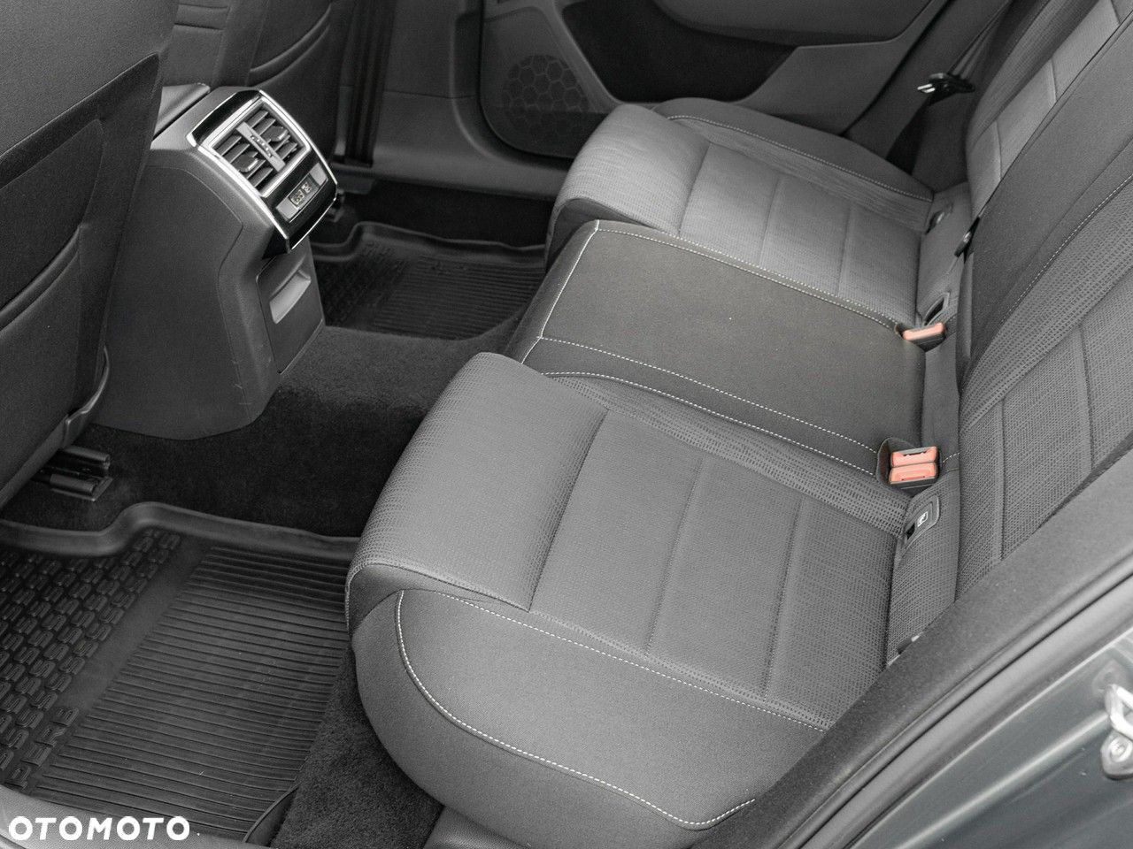 Skoda Superb 1.5 TSI ACT Ambition DSG - 25