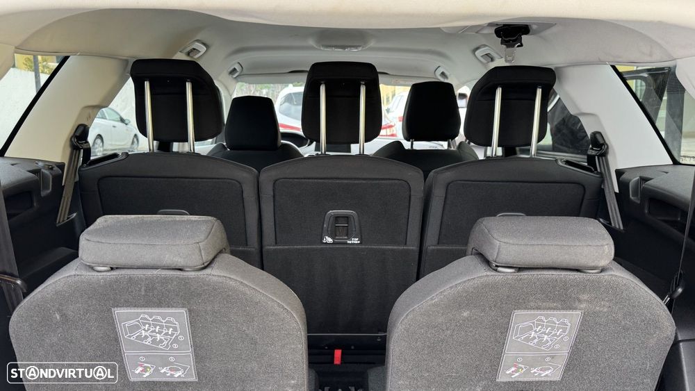 Peugeot 5008 1.2 PureTech Allure EAT8 - 11