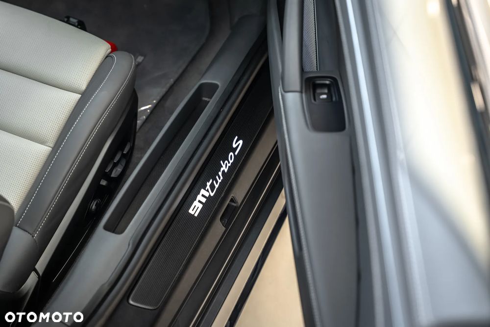 Porsche 911 Turbo S - 35