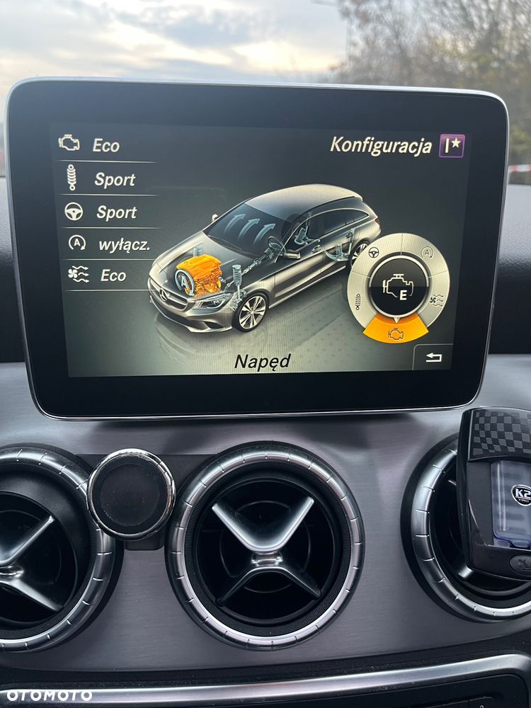 Mercedes-Benz CLA Shooting Brake 250 AMG Line - 18