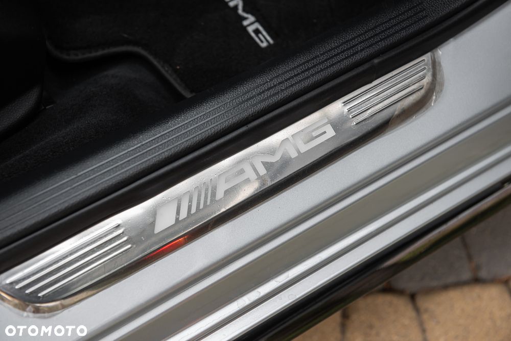 Mercedes-Benz Klasa C AMG 43 4Matic 9G-TRONIC - 37