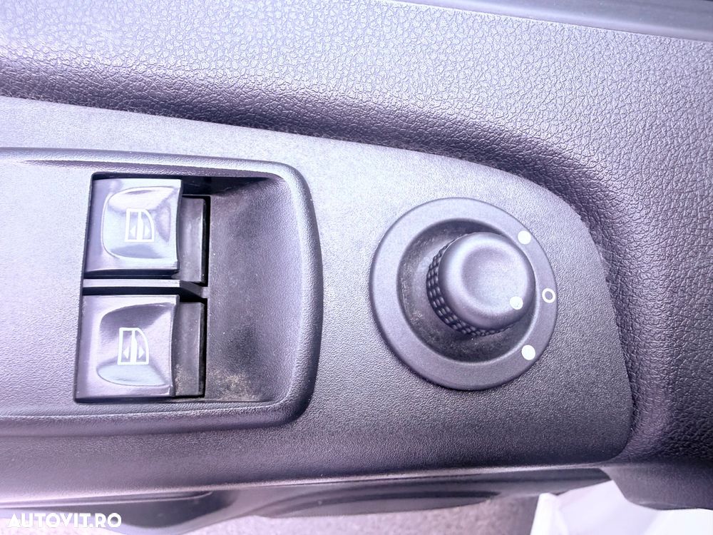 Renault Trafic - 26