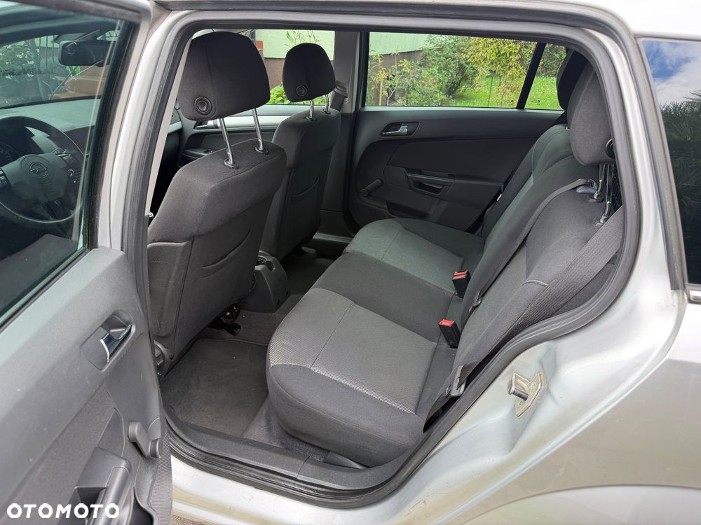 Opel Astra 1.6 Caravan Enjoy - 21