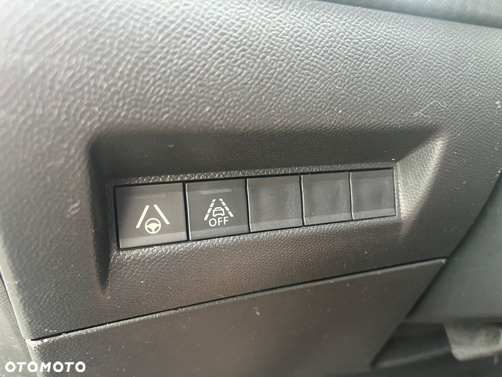 Peugeot 2008 1.5 BlueHDi GT Line S&S EAT8 - 24