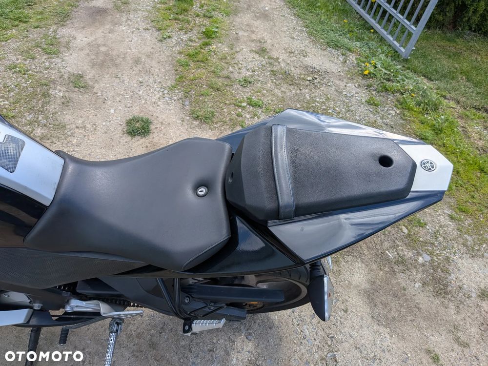 Yamaha YZF - 8