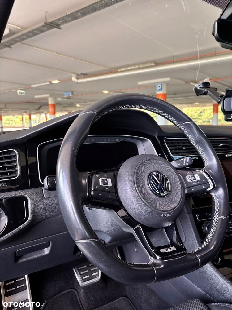 Volkswagen Golf - 38