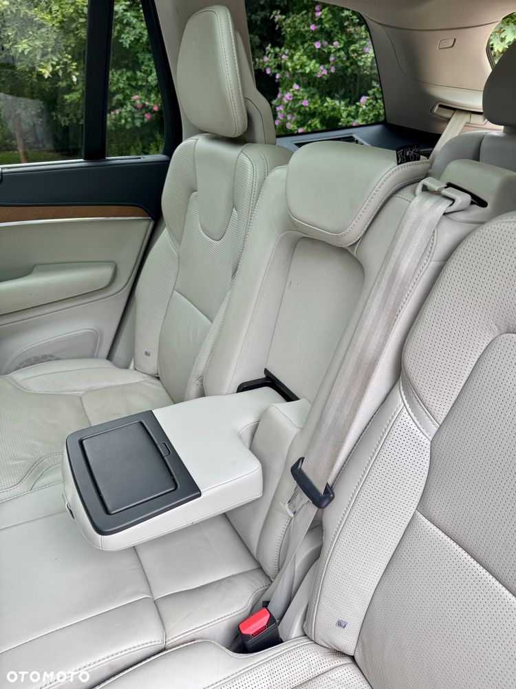 Volvo XC 90 D5 SCR AWD Inscription 7os - 17