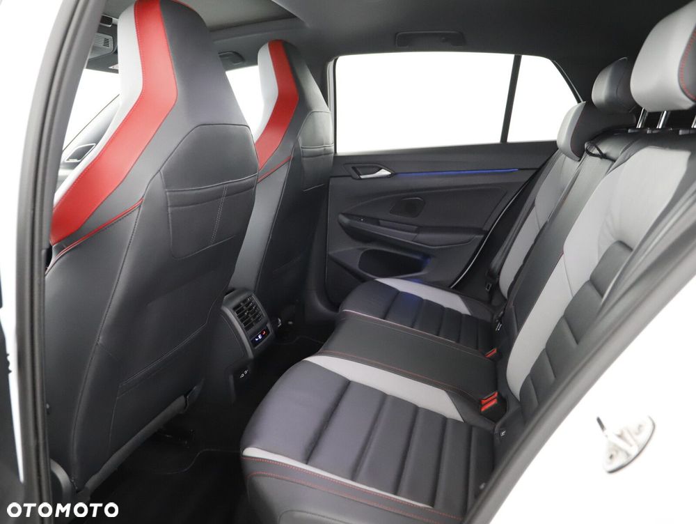 Volkswagen Golf - 14