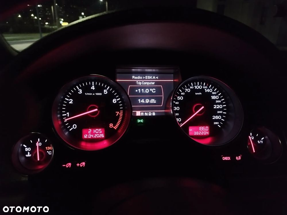 Audi A8 4.2 Quattro - 24