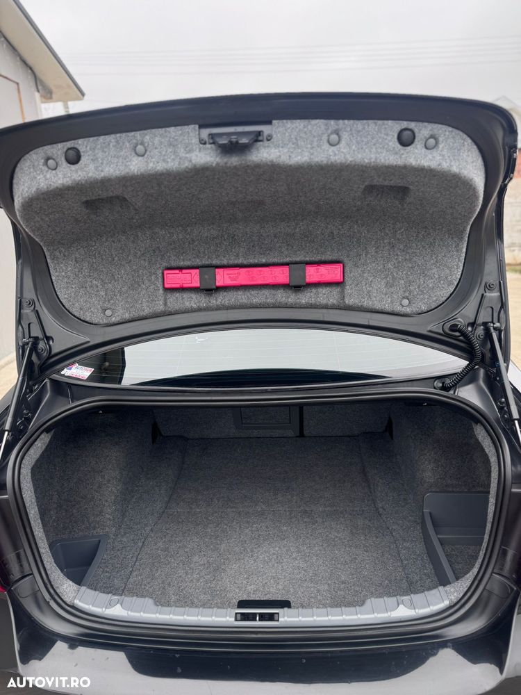 BMW Seria 3 318d DPF Aut. - 4