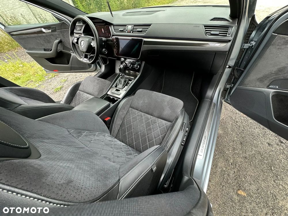 Skoda Superb 2.0 TDI SCR Sportline DSG - 17