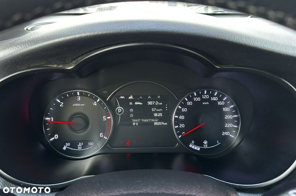 Kia Carens 1.7 CRDi XL 7os 7DCT - 19