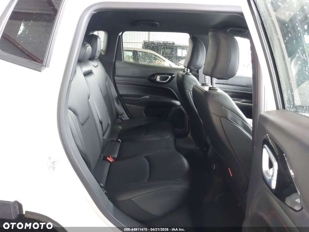 Jeep Compass - 12