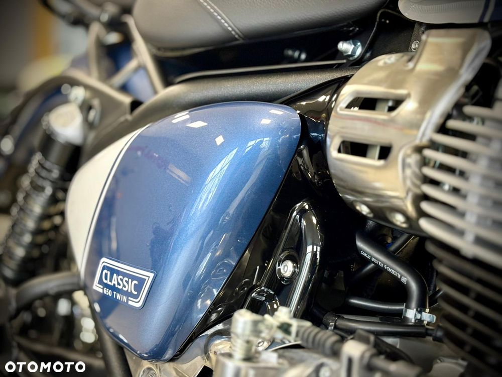 Royal Enfield Classic - 2