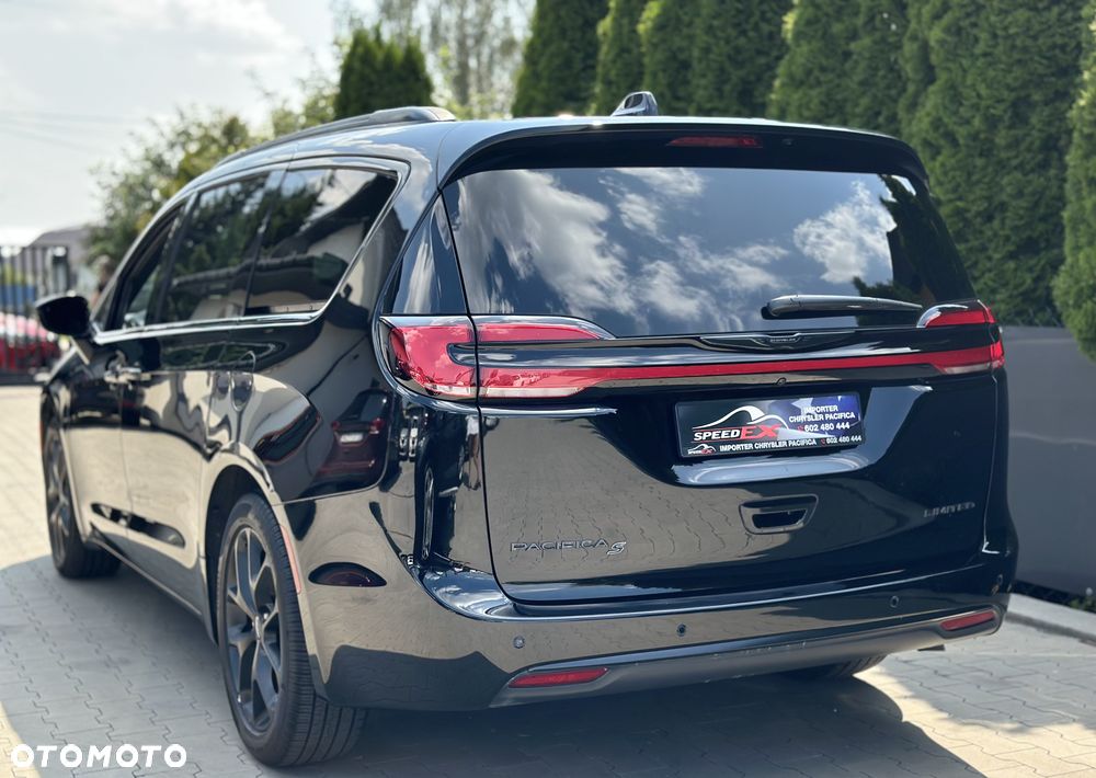 Chrysler Pacifica - 8