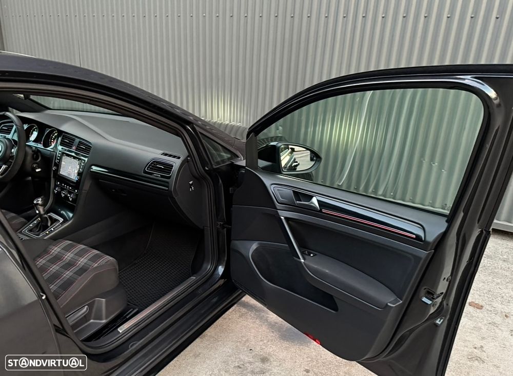VW Golf 2.0 TSi GTi Performance - 22