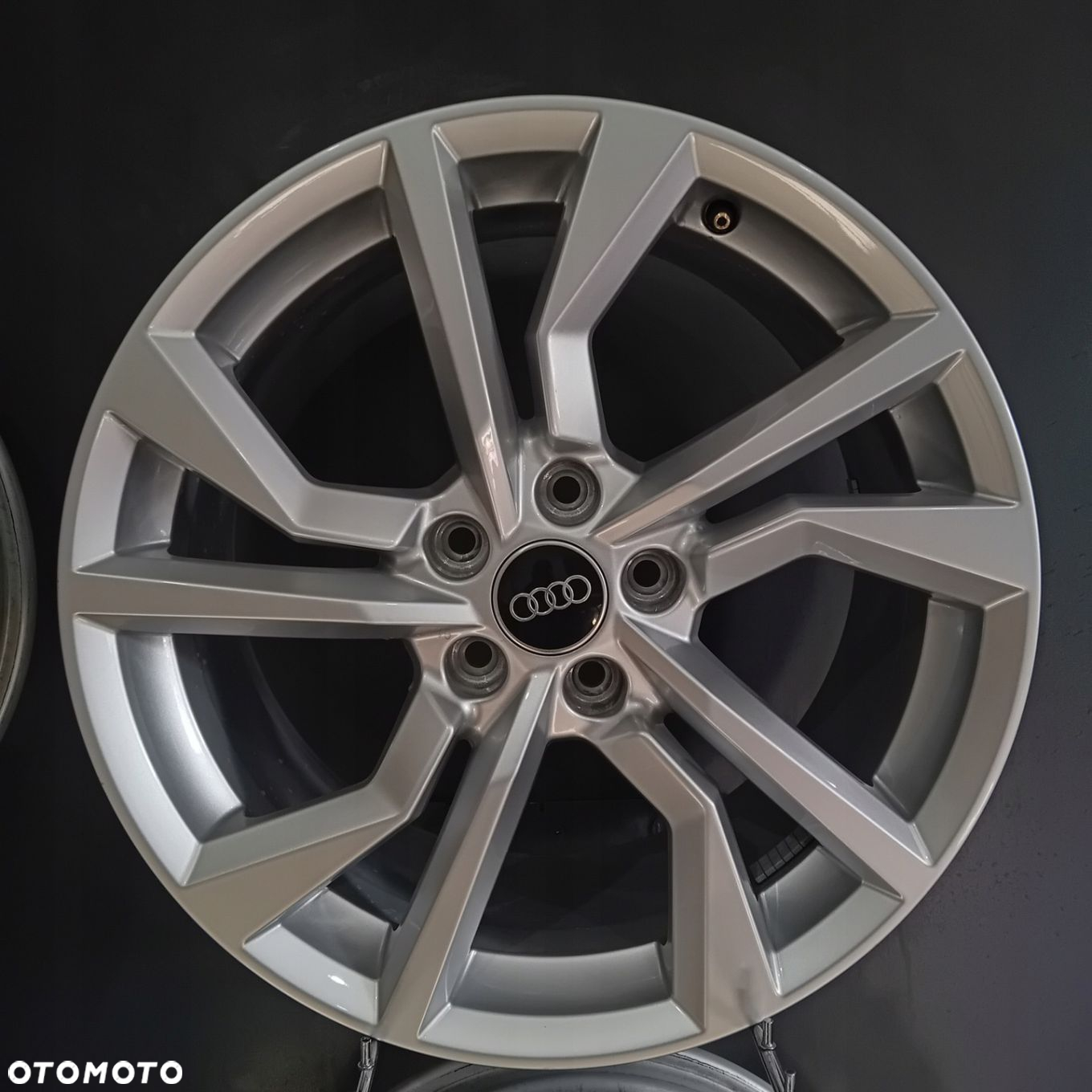 Felgi 18 5x112 Audi TT 8S0 S-Line OE F503549-33 - 2