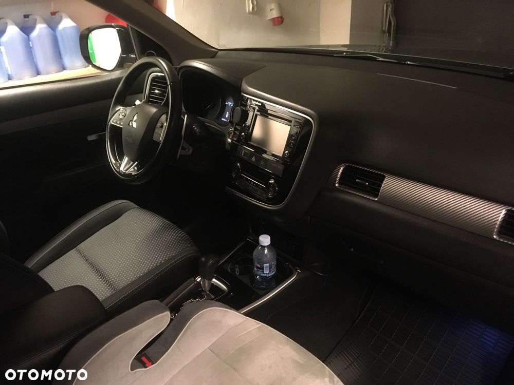 Mitsubishi Outlander - 13