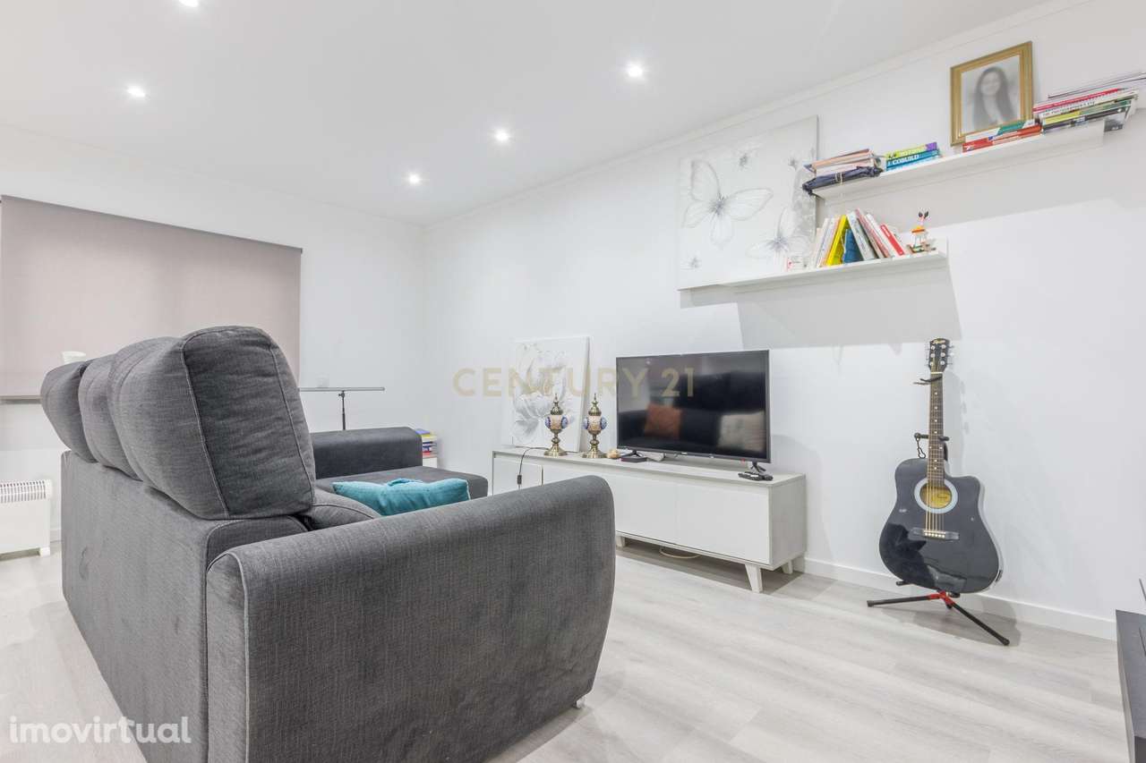 Apartamento T2 totalmente Renovado em Baixa da Banheira, Moita - Grande imagem: 4/22