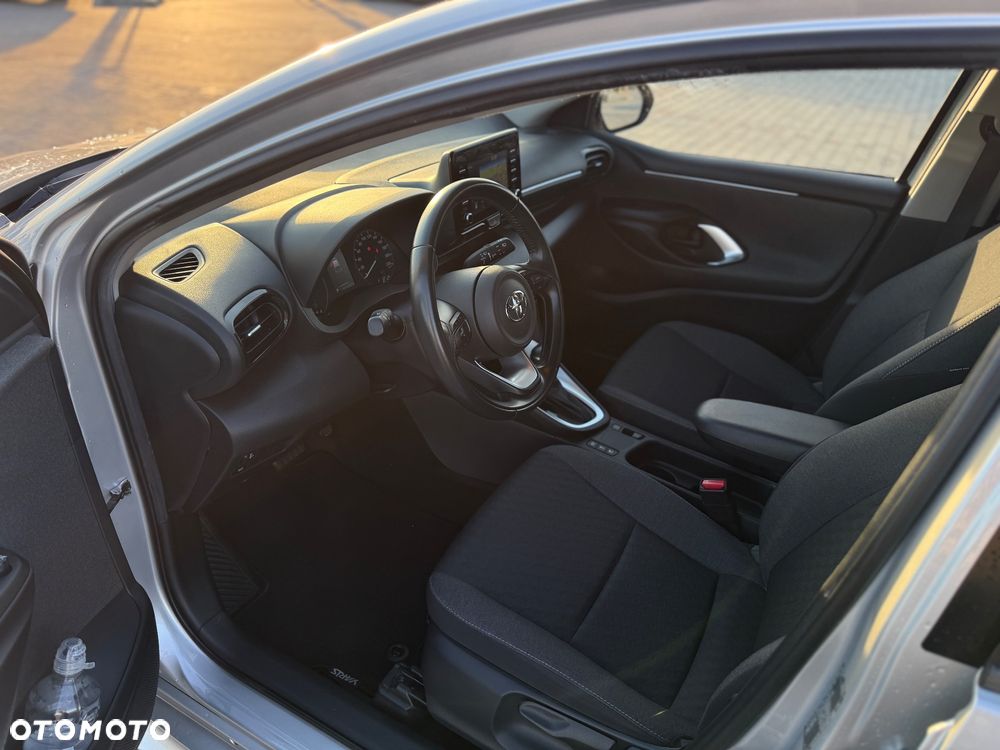 Toyota Yaris - 12