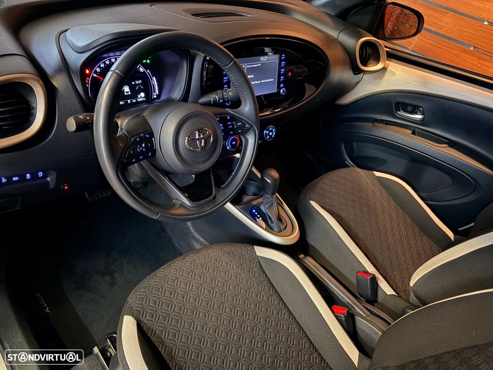 Toyota Aygo X 1.0 Play CVT - 6