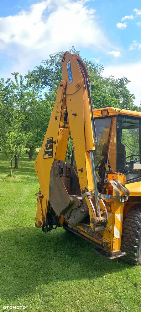 JCB 2DX - 4