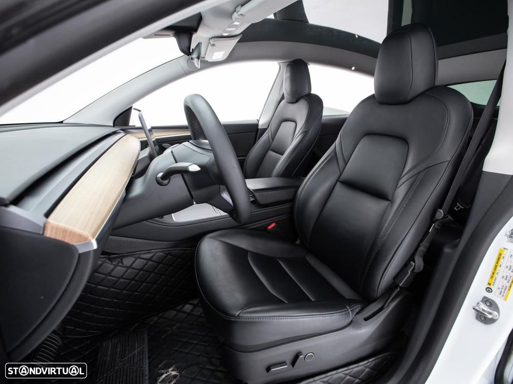Tesla Model Y Long Range Dual Motor AWD - 9