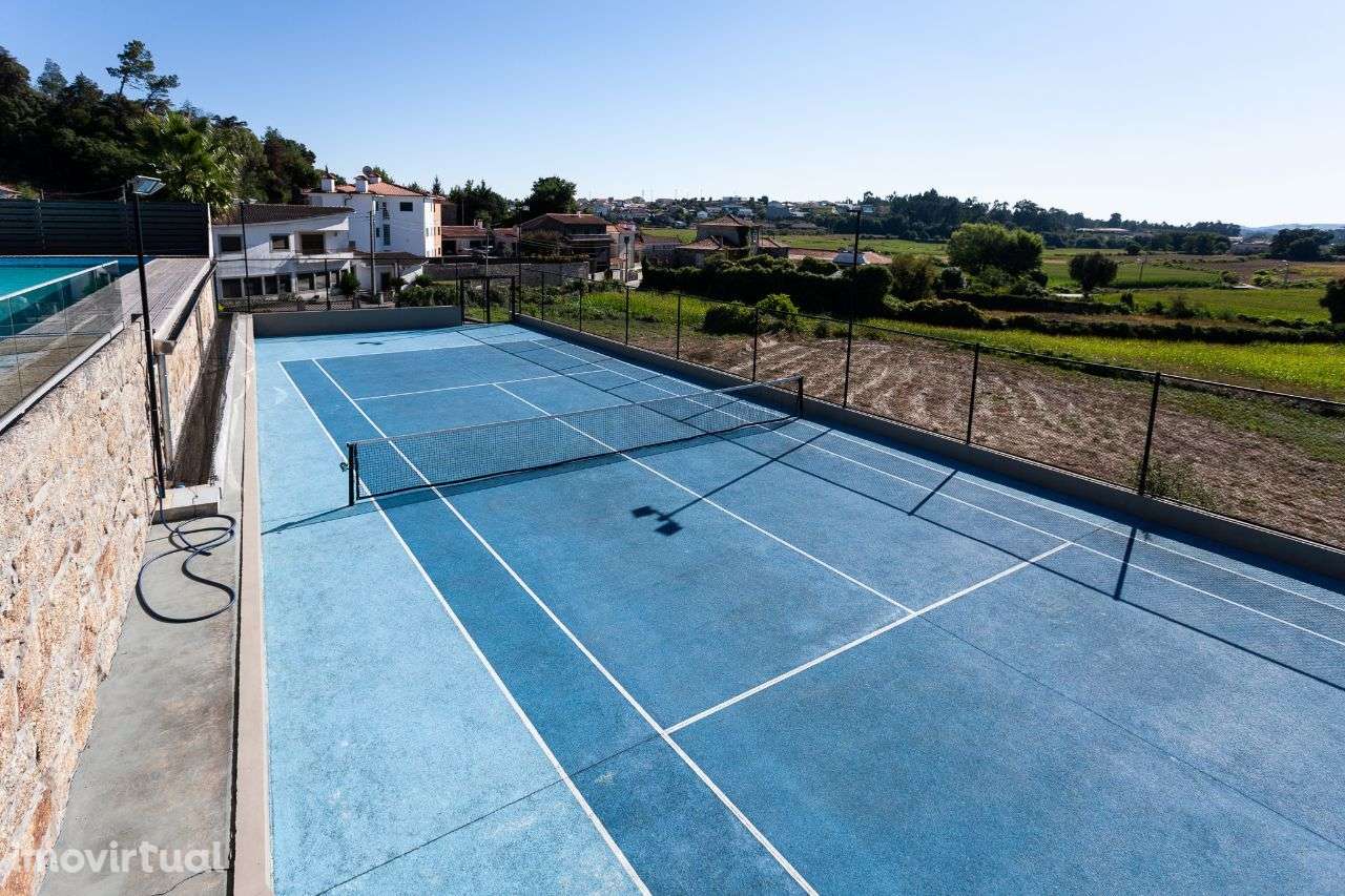 Moradia com Piscina e Campo de Ténis - Grande imagem: 4/38