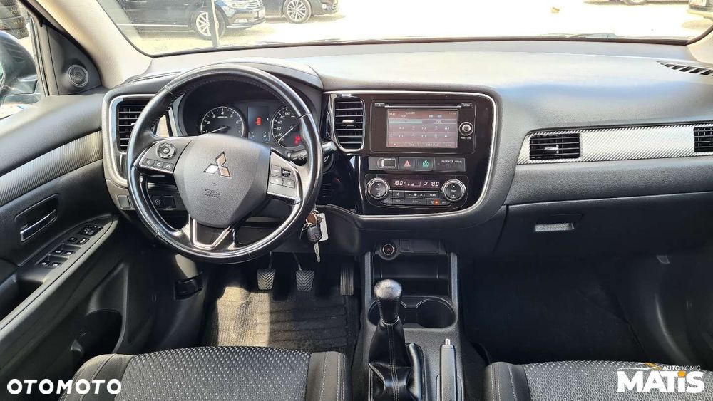 Mitsubishi Outlander - 32