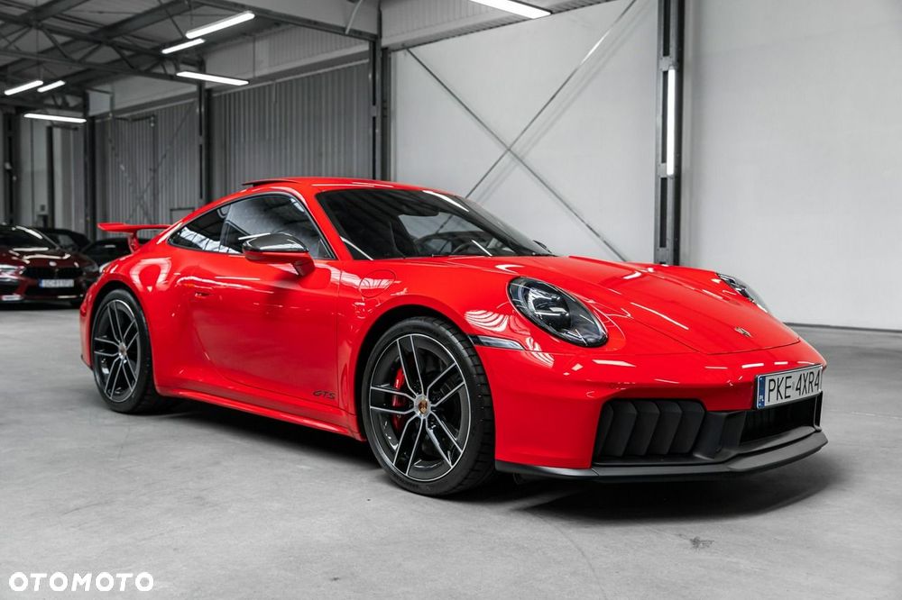 Porsche 911 Carrera 4 GTS PDK - 5