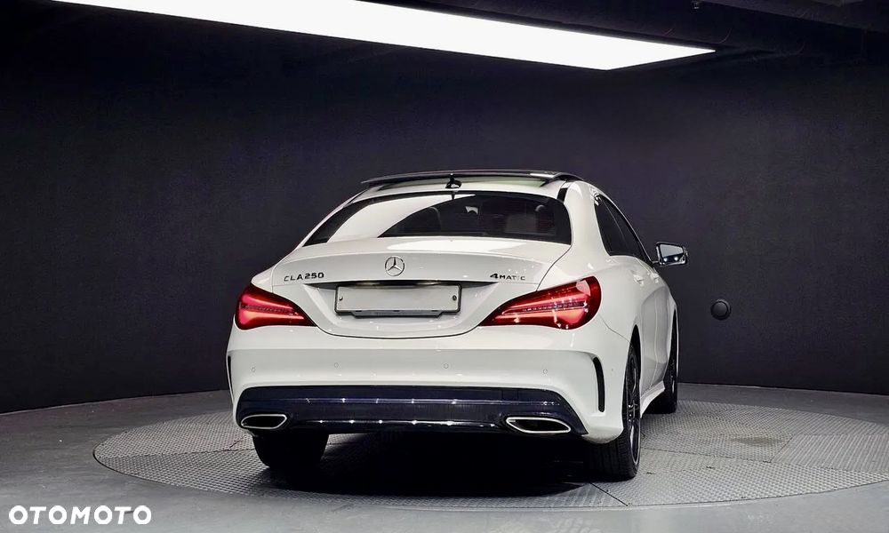 Mercedes-Benz CLA 250 4Matic 7G-DCT AMG Line - 5