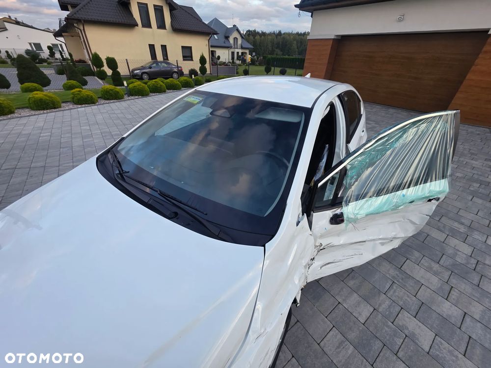 Toyota Corolla 1.8 Hybrid Comfort - 24
