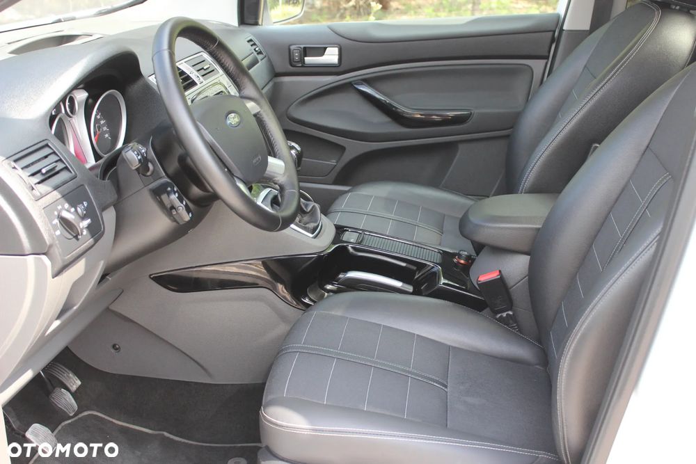 Ford Kuga 2.0 TDCi 4x4 Titanium - 26